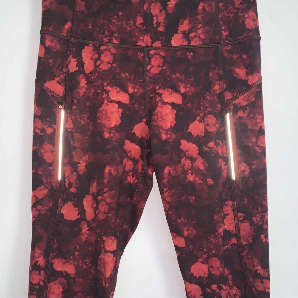 ⚡️FLASH SALE⚡️ Athleta Rainier Printed Tight Frozen Floral Red - Picture 7 of 16
